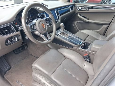 Used 2017 Porsche Macan AWD/4WD image 9