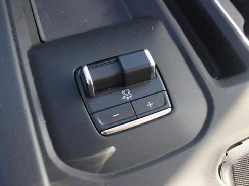 Used 2024 GMC Sierra 2500 Denali w/ Denali Reserve Package image 25