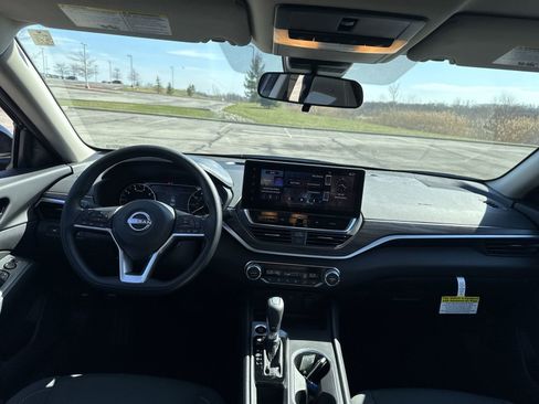 New 2026 Nissan Altima 2.5 SV w/ SV Special Edition Package FWD image 13