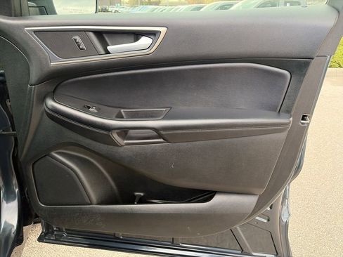 Used 2023 Ford Edge SEL w/ Convenience Package image 9