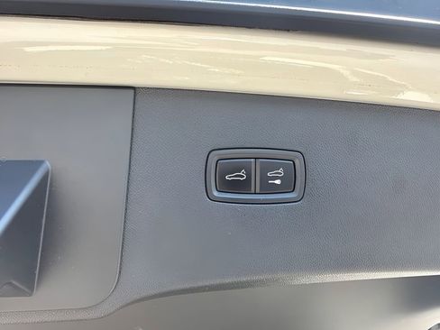 Used 2022 Porsche Cayenne Coupe AWD/4WD image 31