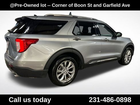 Used 2023 Ford Explorer Limited AWD/4WD image 5