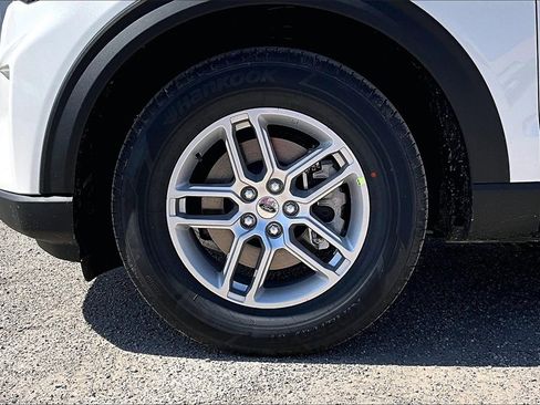 New 2025 Ford Explorer Active w/ Active Comfort Package image 10