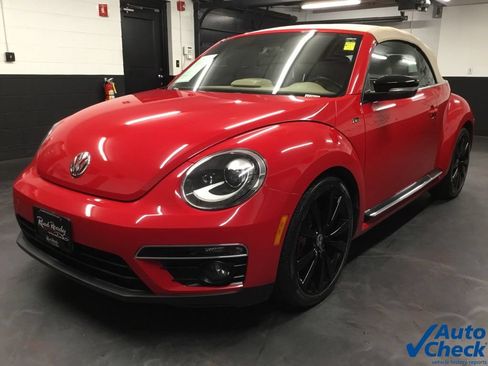 Used 2014 Volkswagen Beetle R-Line FWD image 16