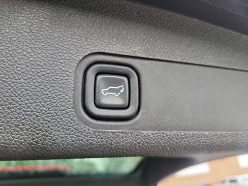 Used 2014 GMC Yukon Denali AWD/4WD image 7