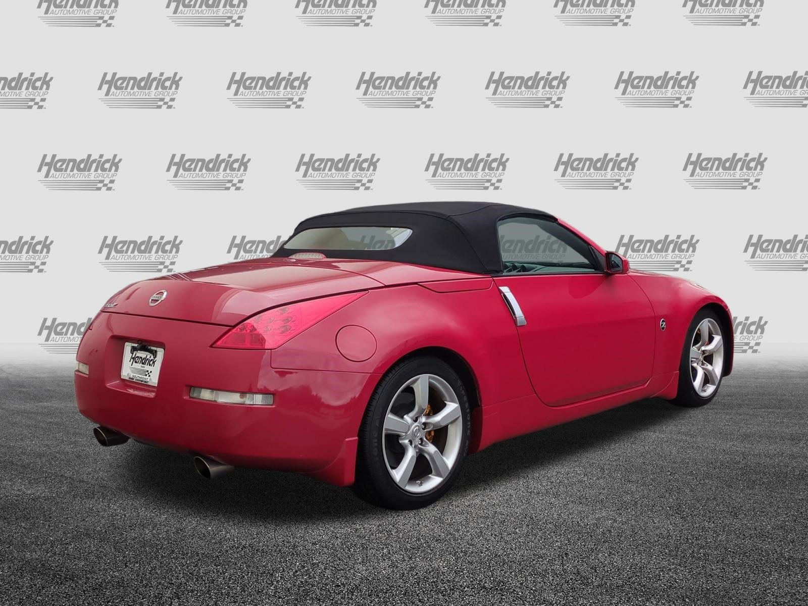 Used 2006 Nissan 350Z Grand Touring RWD image 10