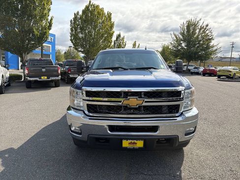 Used 2014 Chevrolet Silverado 3500 LT w/ Interior Plus Package AWD/4WD image 4