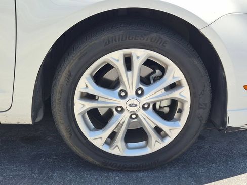 Used 2012 Ford Fusion SE FWD image 3