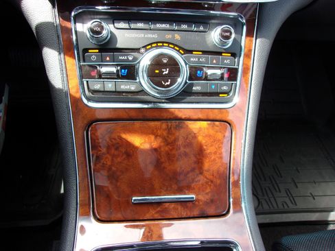 Used 2020 Lincoln Continental Reserve w/ Luxury Package image 17