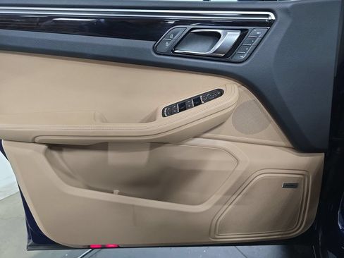 Certified 2024 Porsche Macan w/ Premium Plus Package AWD/4WD image 22