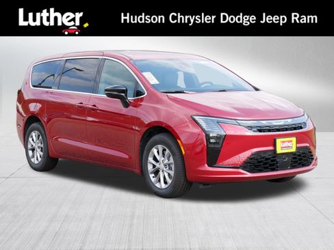 New 2027 Chrysler Pacifica Select w/ Family Tech Group AWD/4WD image 1