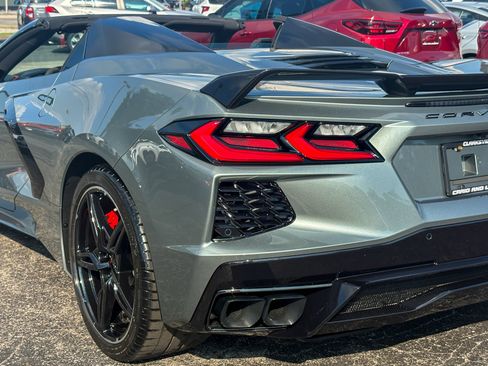 Used 2024 Chevrolet Corvette Stingray Preferred Conv w/ Z51 Performance Package RWD image 16