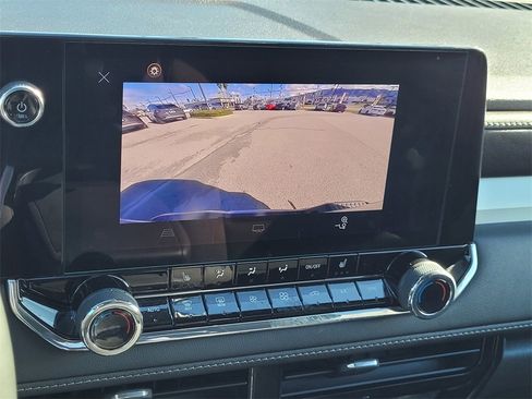 Used 2025 Chevrolet Colorado LT w/ Advanced Trailering Package image 14