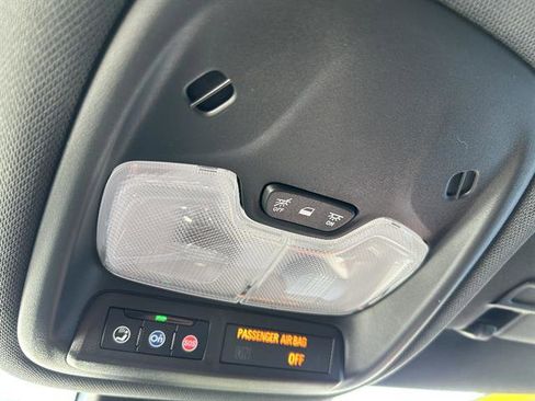 Used 2025 Chevrolet TrailBlazer RS w/ Driver Confidence Package FWD image 20