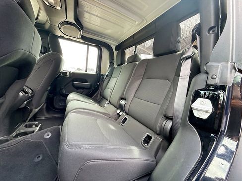 Used 2022 Jeep Gladiator Sport image 27