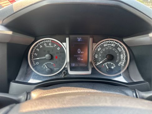 Used 2019 Toyota Tacoma SR5 AWD/4WD image 16