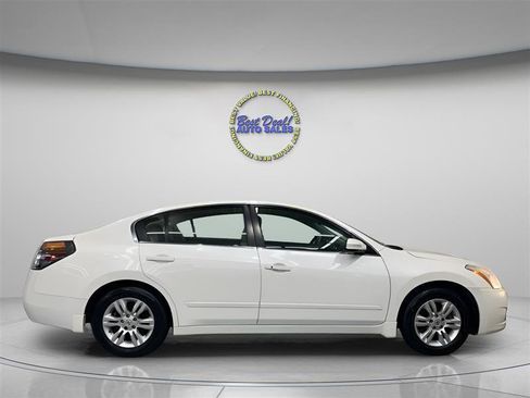 Used 2011 Nissan Altima 2.5 SL w/ 2.5SL Pkg FWD image 6