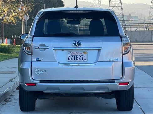 Used 2014 Toyota RAV4 EV image 5
