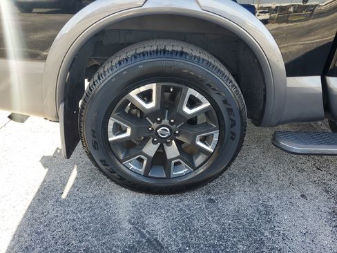 Certified 2021 Nissan Titan Platinum Reserve image 7