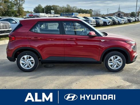 New 2026 Hyundai Venue SE image 4