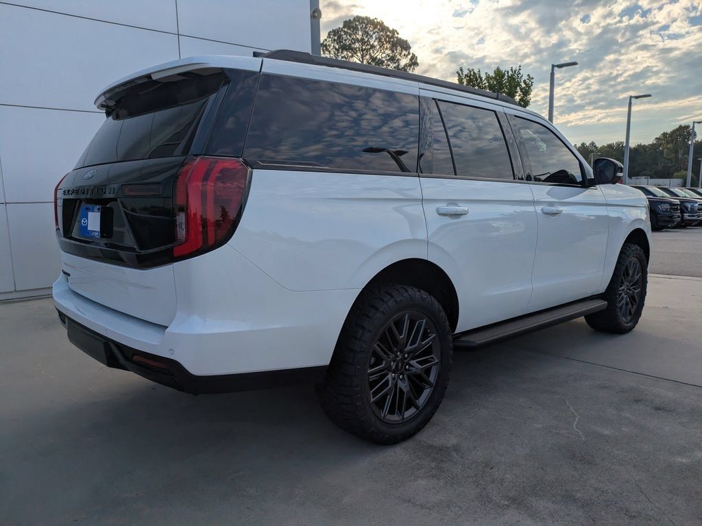 New 2026 Ford Expedition Platinum w/ Stealth Appearance Package AWD/4WD image 4