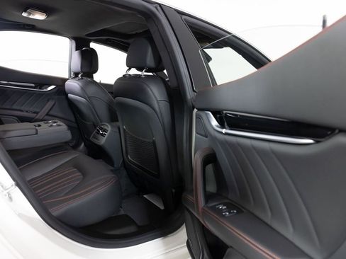 Used 2023 Maserati Ghibli Modena image 29