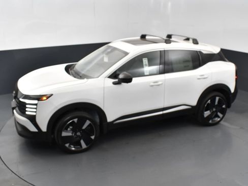 New 2026 Nissan Kicks SR w/ SR Premium Package FWD image 47