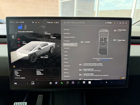 Used 2025 Tesla Cybertruck AWD Crew Cab image 20
