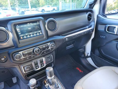 Used 2023 Jeep Wrangler Sport S image 12