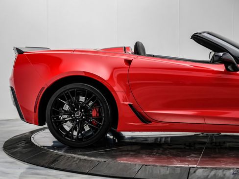 Used 2015 Chevrolet Corvette Z06 w/ 3LZ Preferred Equipment Group image 25