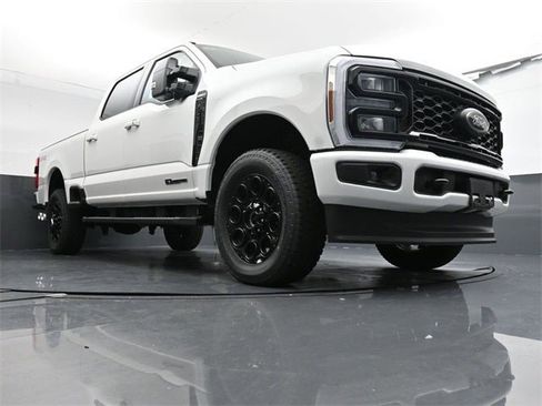 New 2025 Ford F250 Lariat w/ Black Appearance Package image 24