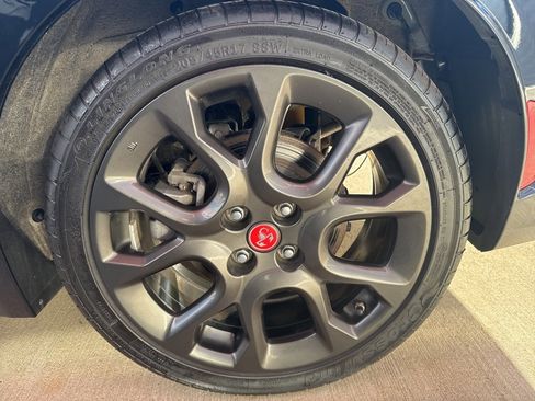 Used 2018 FIAT 124 Spider Abarth w/ Convenience Group image 16