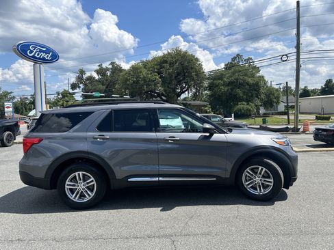 Used 2022 Ford Explorer XLT RWD image 8