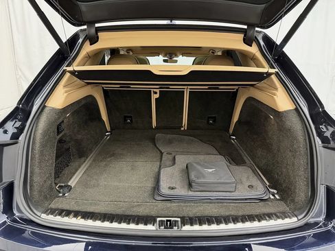 Used 2017 Bentley Bentayga AWD/4WD image 35