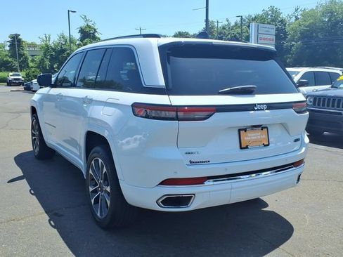 Certified 2023 Jeep Grand Cherokee Overland w/ Luxury Tech Group IV AWD/4WD image 5