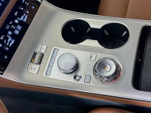 Certified 2026 Genesis GV70 2.5T Advanced image 17