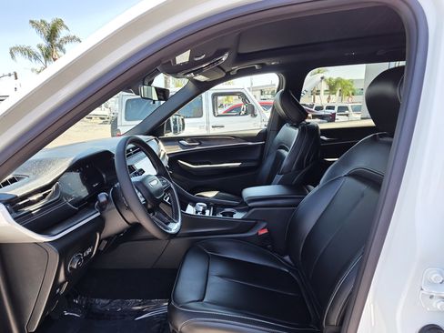 New 2026 Jeep Grand Cherokee L Limited AWD/4WD image 15