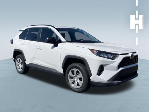 Used 2021 Toyota RAV4 LE FWD image 1