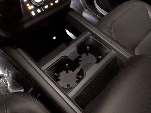 New 2026 Land Rover Defender 110 X-Dynamic SE AWD/4WD image 42
