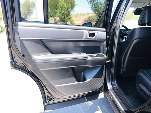 Used 2025 Hyundai Santa Fe SEL FWD image 39