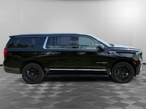 Used 2023 GMC Yukon XL SLT AWD/4WD image 6