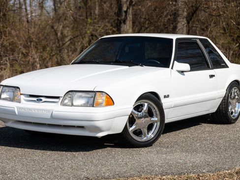 Used 1987 Ford Mustang LX image 3