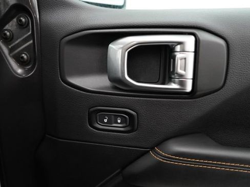 Used 2025 Jeep Wrangler Unlimited Sahara image 59