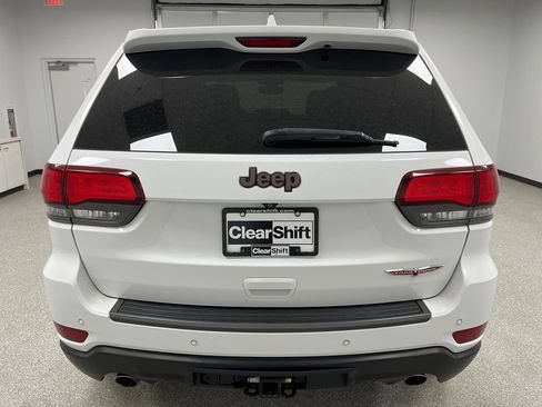 Used 2017 Jeep Grand Cherokee Trailhawk AWD/4WD image 9