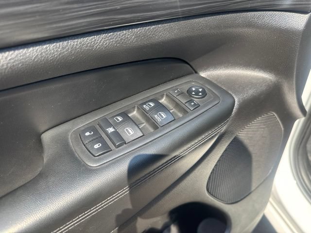 Used 2019 Jeep Grand Cherokee Altitude AWD/4WD image 8