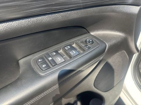 Used 2019 Jeep Grand Cherokee Altitude AWD/4WD image 8