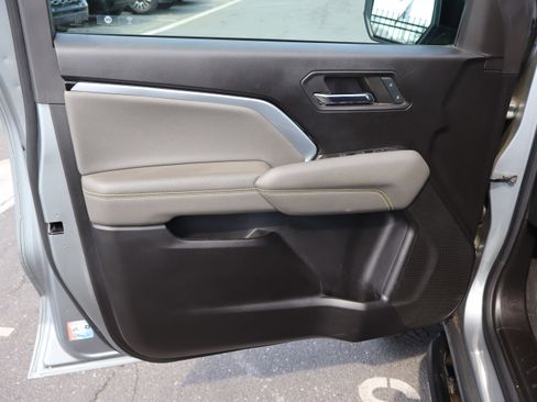 Used 2024 Chevrolet Colorado ZR2 AWD/4WD image 18