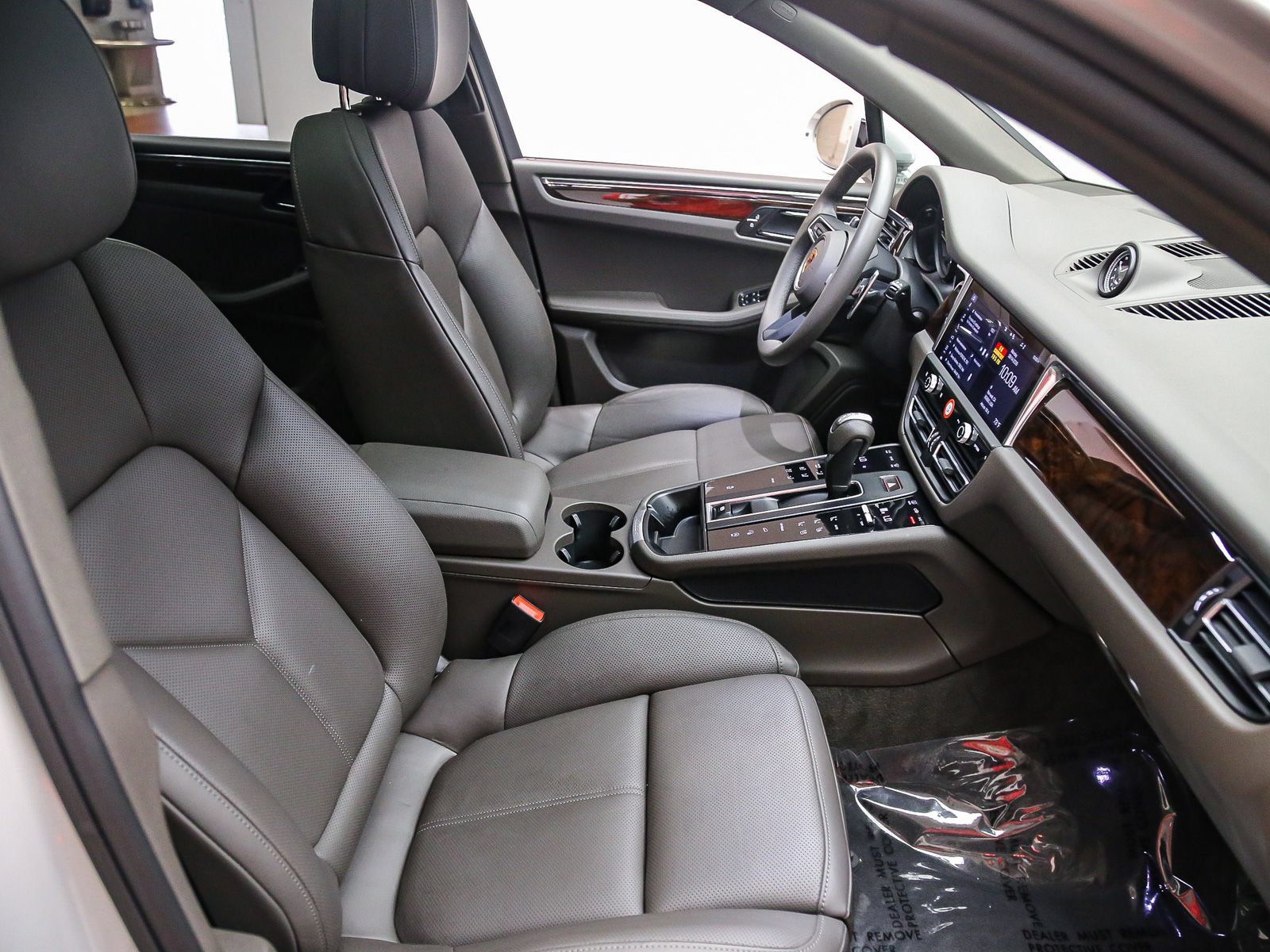 Certified 2026 Porsche Macan AWD/4WD image 20