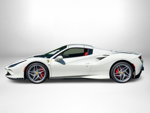 Used 2022 Ferrari F8 Tributo RWD image 3