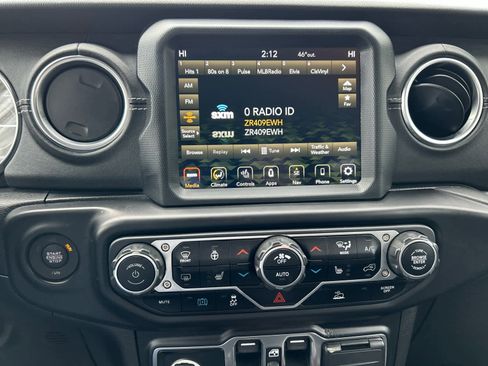 Used 2023 Jeep Wrangler Unlimited Sahara w/ Cold Weather Group AWD/4WD image 27